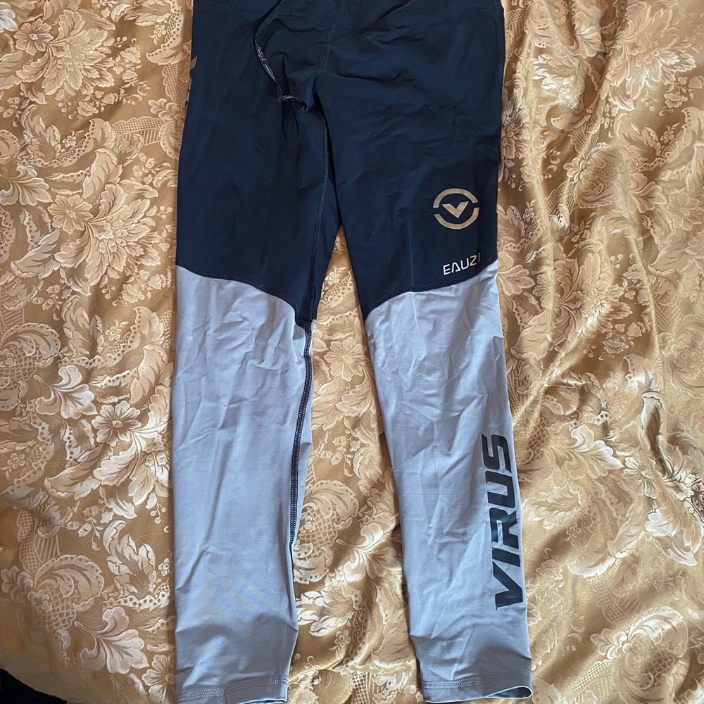 Virus leggings